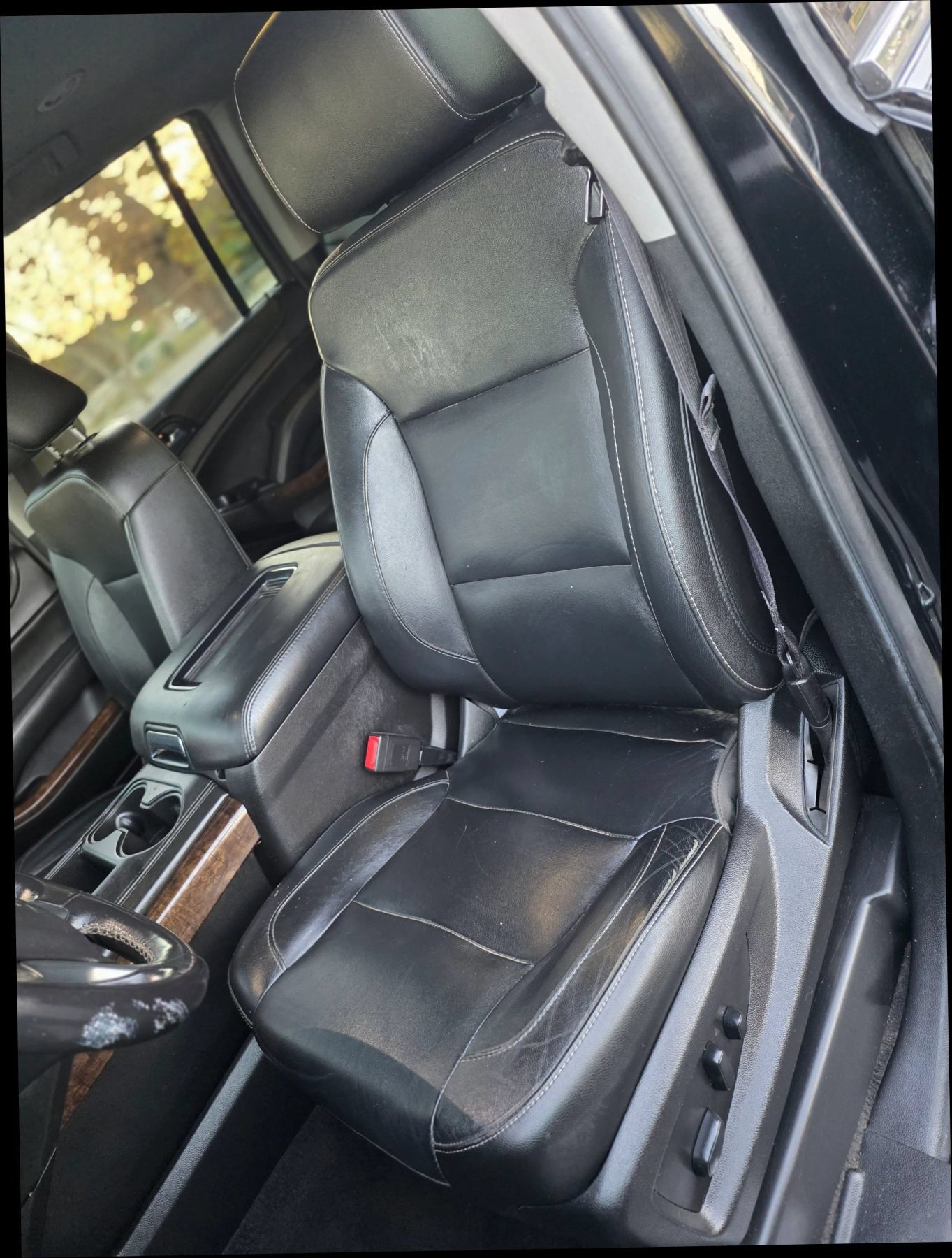 Used 2019 Chevrolet Suburban LT RWD image 13