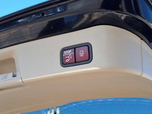Used 2012 Mercedes-Benz ML 350 4MATIC image 29