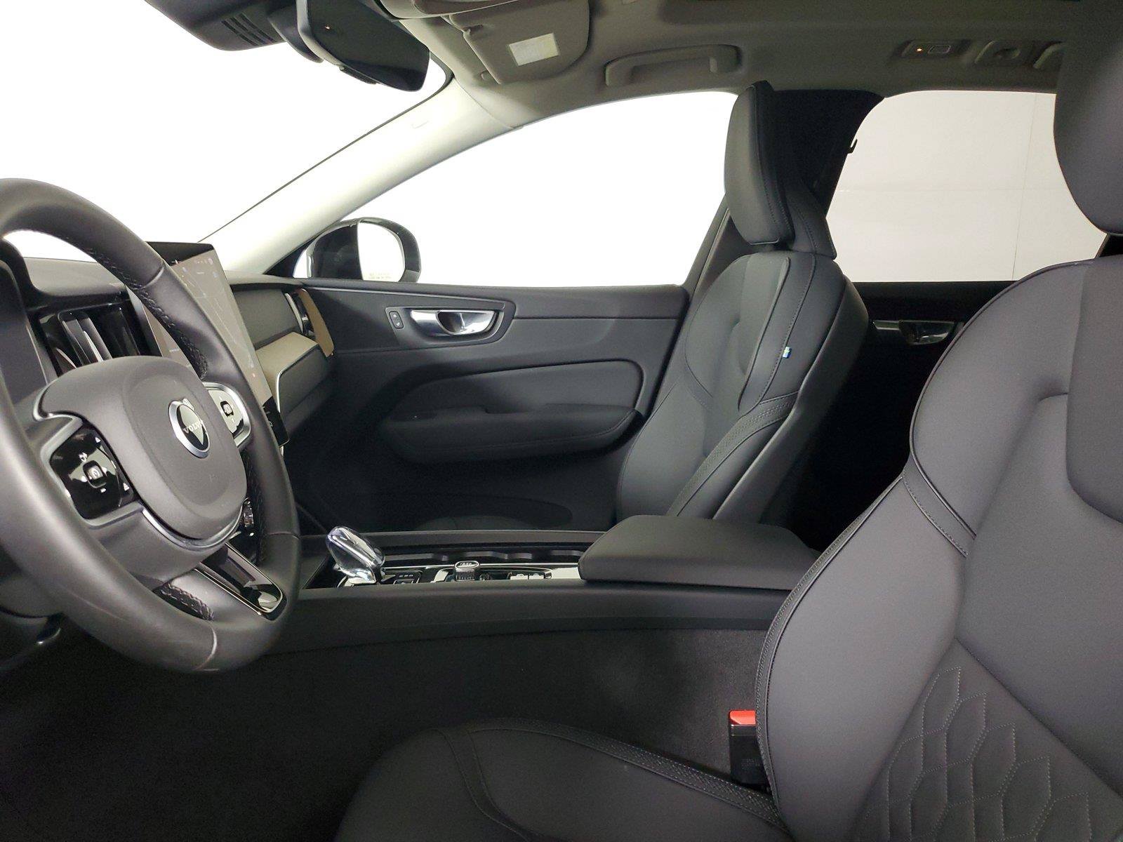 Certified 2026 Volvo XC60 B5 Plus AWD/4WD image 22