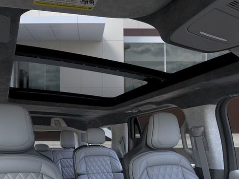 New 2026 Lincoln Navigator Black Label AWD/4WD image 22