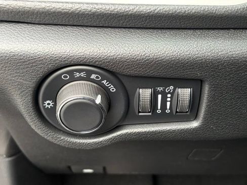 New 2027 Chrysler Pacifica Limited AWD/4WD image 26