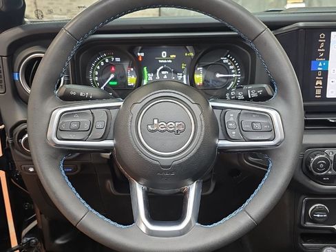 Used 2024 Jeep Wrangler High Altitude image 25