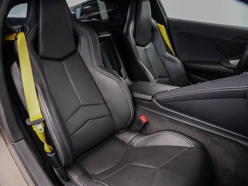 Used 2020 Chevrolet Corvette Stingray Coupe w/ 1LT RWD image 21