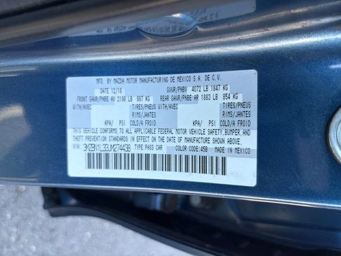 Used 2018 MAZDA MAZDA3 Touring image 35