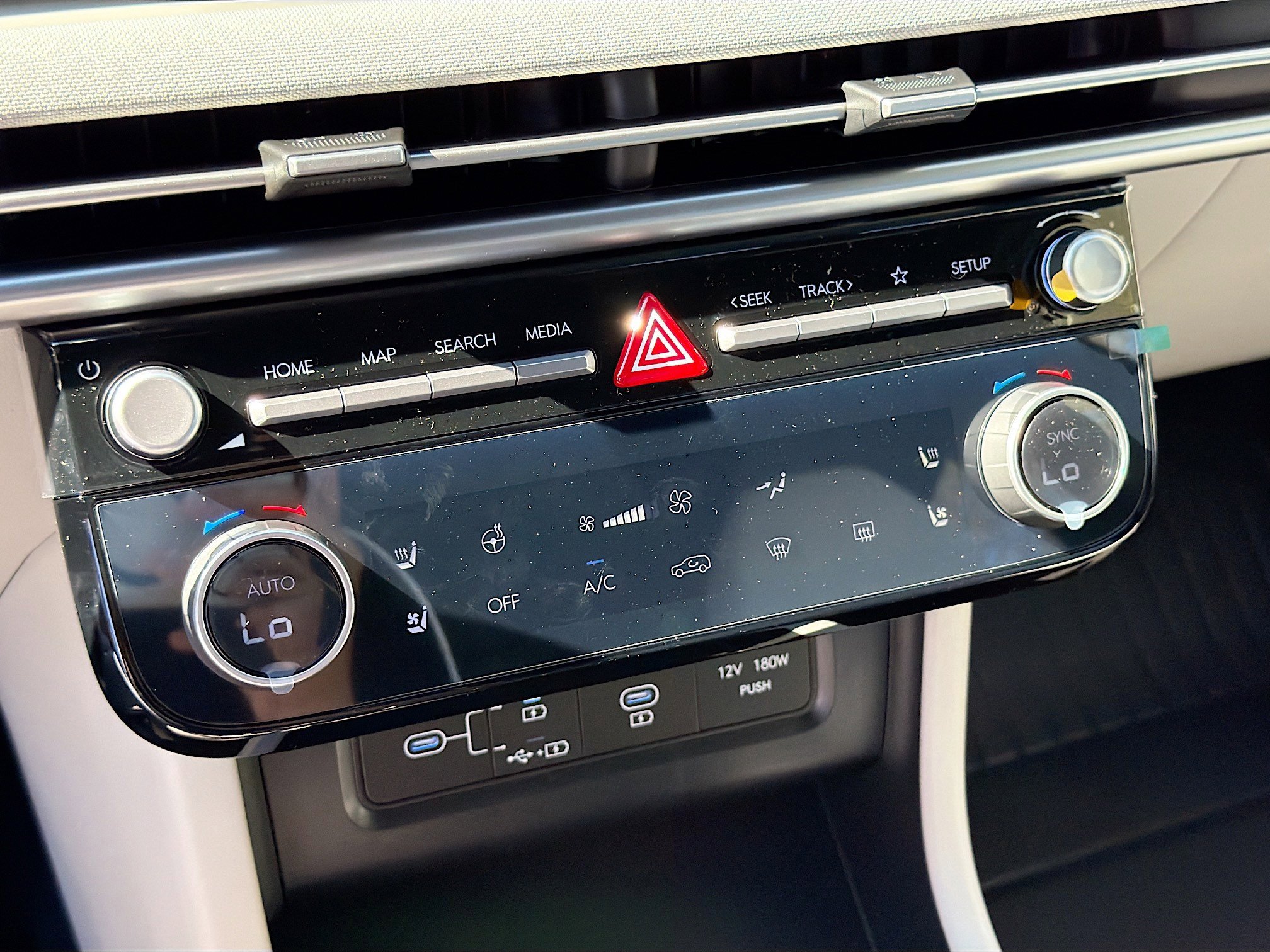 New 2026 Hyundai Tucson Limited FWD image 32