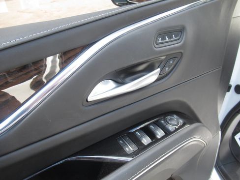 Used 2024 Cadillac Escalade Sport Platinum w/ LPO, Floor Liner Package image 32