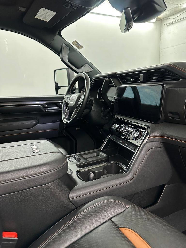 Used 2025 GMC Sierra 2500 AT4 w/ AT4 Premium Plus Package AWD/4WD image 42