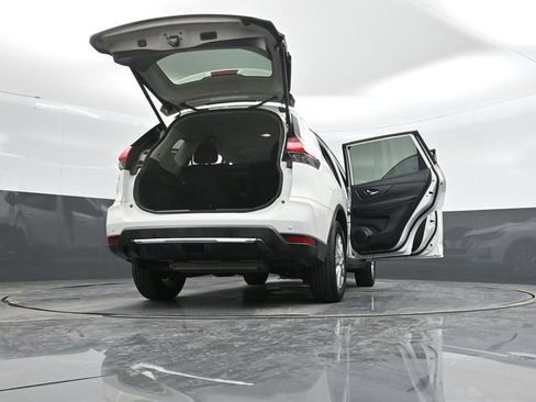 Used 2020 Nissan Rogue SV image 45