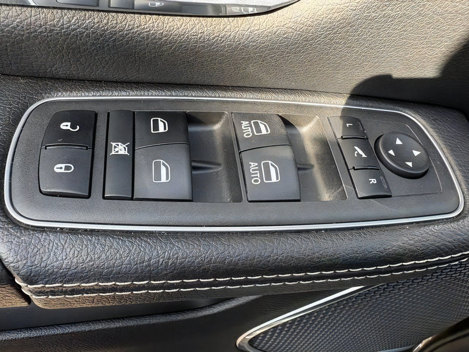 Used 2022 RAM 1500 Laramie w/ Sport Appearance Package AWD/4WD image 17