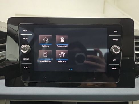 Used 2025 Volkswagen Jetta SE w/ Sunroof Package FWD image 34
