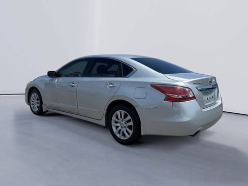 Used 2013 Nissan Altima 2.5 S FWD image 5