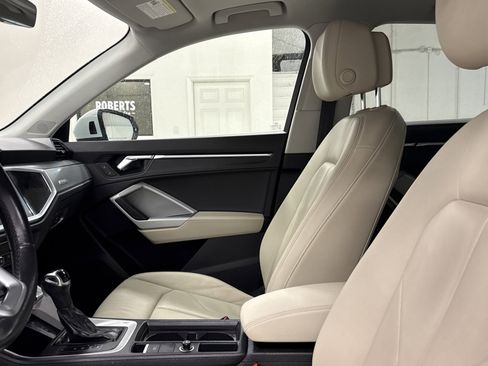 Used 2022 Audi Q3 2.0T Premium w/ Convenience Package image 5