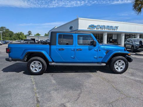 Used 2022 Jeep Gladiator Sport AWD/4WD image 5