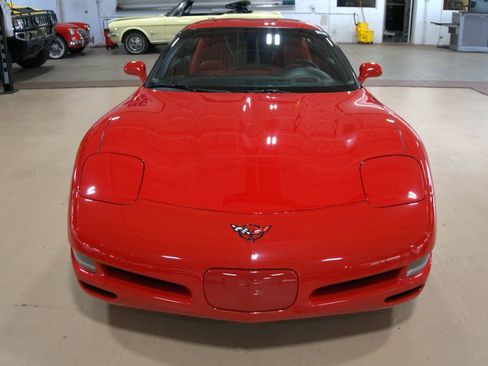 Used 2000 Chevrolet Corvette Coupe w/ Roof Pkg image 8