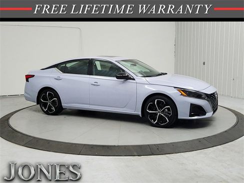 New 2025 Nissan Altima 2.5 SR w/ SR Premium Package image 1