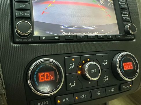 Used 2011 Nissan Altima 3.5 SR w/ 3.5SR Premium Pkg image 17