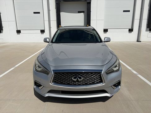 Used 2018 INFINITI Q50 Luxe w/ Essential Package (2.0T Luxe) RWD image 7