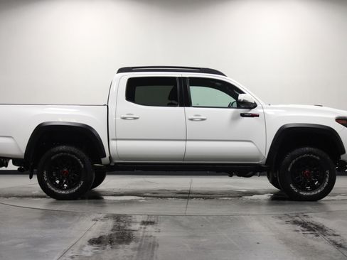 Used 2018 Toyota Tacoma TRD Pro image 3