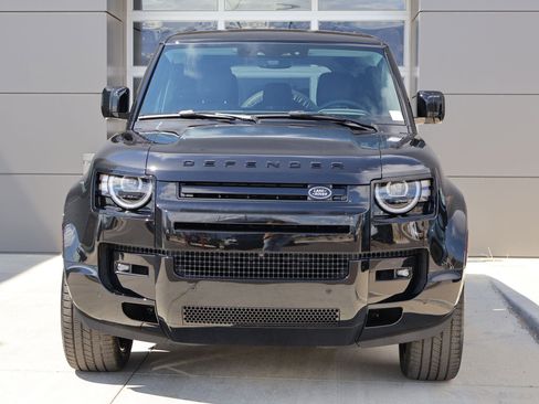 New 2026 Land Rover Defender 110 X-Dynamic SE image 2