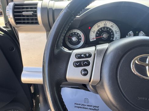 Used 2010 Toyota FJ Cruiser 4WD image 31