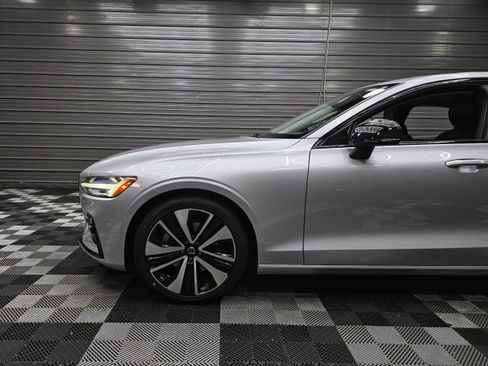Used 2022 Volvo S60 B5 Inscription FWD image 39