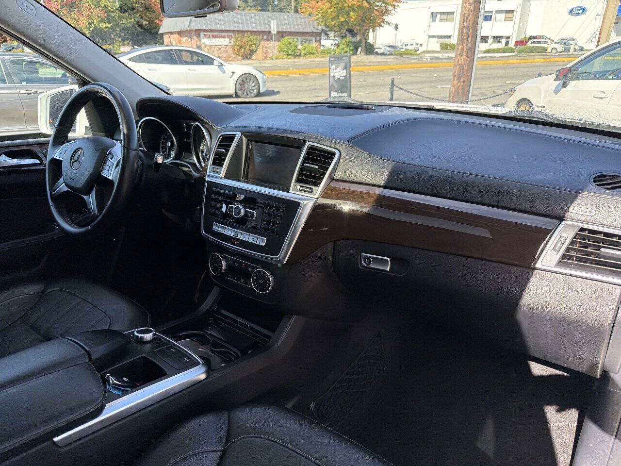 Used 2015 Mercedes-Benz GL 450 4MATIC image 18