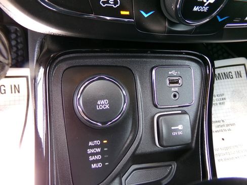 Used 2019 Jeep Compass Latitude AWD/4WD image 20