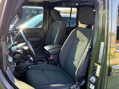 Used 2021 Jeep Wrangler Unlimited Sahara AWD/4WD image 32