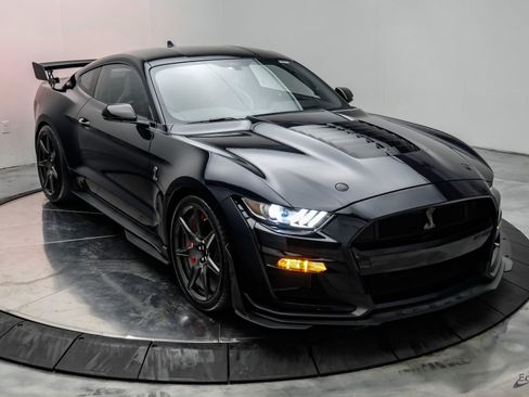 Used 2021 Ford Mustang Shelby GT500 w/ Carbon Fiber Track Pack RWD image 31