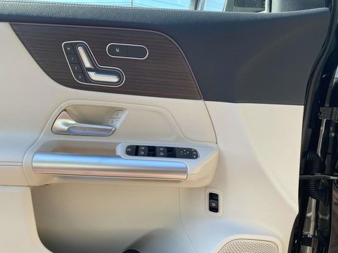 Certified 2025 Mercedes-Benz GLA 250 image 24