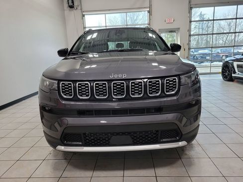 Used 2024 Jeep Compass Limited image 7