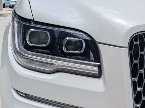 Certified 2024 Lincoln Navigator Reserve AWD/4WD image 11