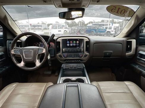 Used 2015 GMC Sierra 2500 Denali w/ Duramax Plus Package AWD/4WD image 24