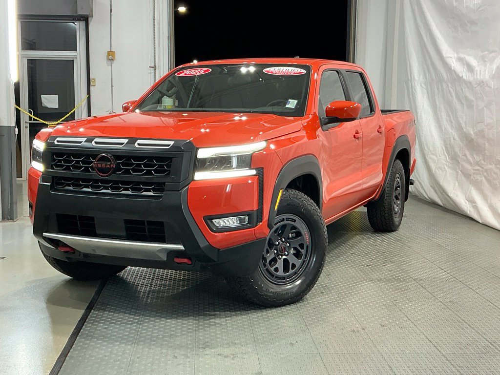 Used 2025 Nissan Frontier Pro-X RWD image 2