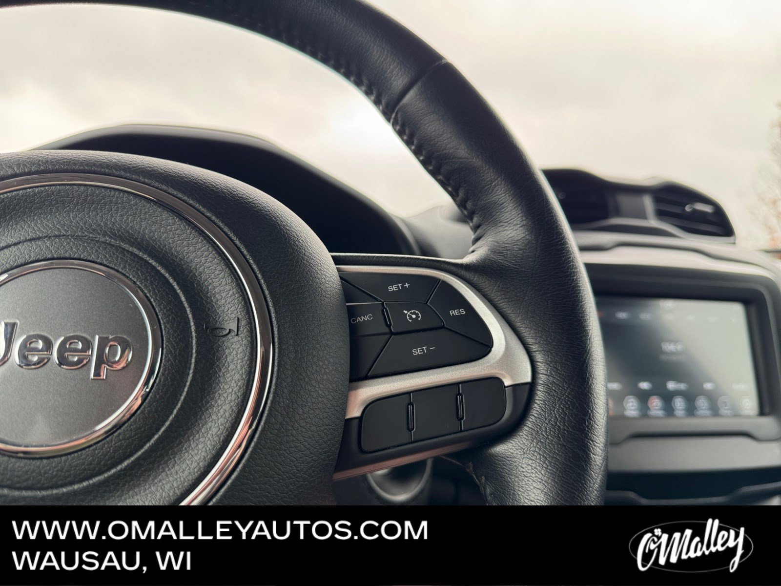 Used 2020 Jeep Renegade Latitude w/ Cold Weather Group AWD/4WD image 17