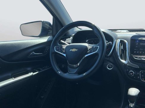 Used 2023 Chevrolet Equinox Premier AWD/4WD image 16
