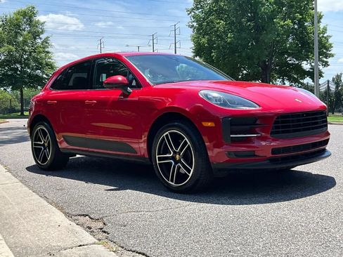 Used 2020 Porsche Macan w/ Premium Package Plus AWD/4WD image 4