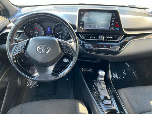 Used 2019 Toyota C-HR XLE FWD image 17