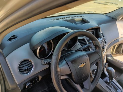 Used 2012 Chevrolet Cruze LS image 22