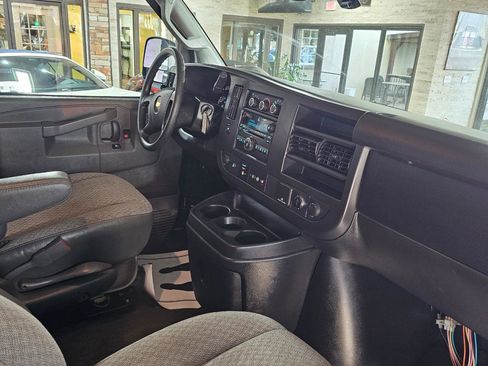 Used 2016 Chevrolet Express 3500 LT w/ LT Preferred Equipment Group image 13