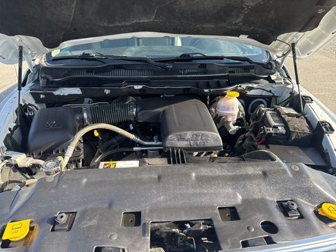 Used 2022 RAM 1500 Tradesman w/ Chrome Appearance Group image 31