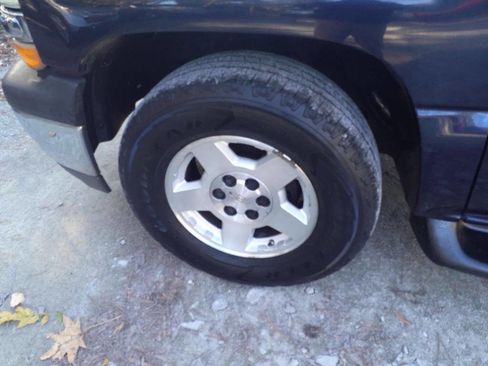 Used 2004 Chevrolet Tahoe LT w/ LT Preferred Equipment Group image 4