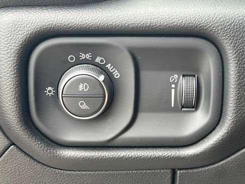 Used 2022 RAM 1500 Big Horn AWD/4WD image 19