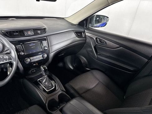 Used 2019 Nissan Rogue S AWD/4WD image 18