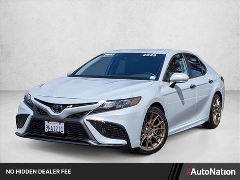 Used 2023 Toyota Camry SE FWD image 1