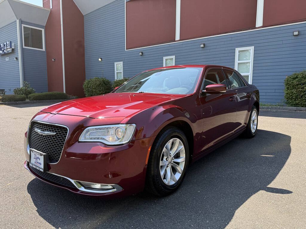 Used 2016 Chrysler 300 Limited RWD image 10
