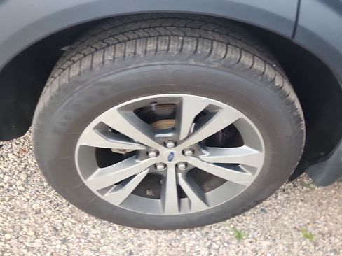 Used 2020 Ford Explorer Platinum w/ Premium Technology Package AWD/4WD image 3