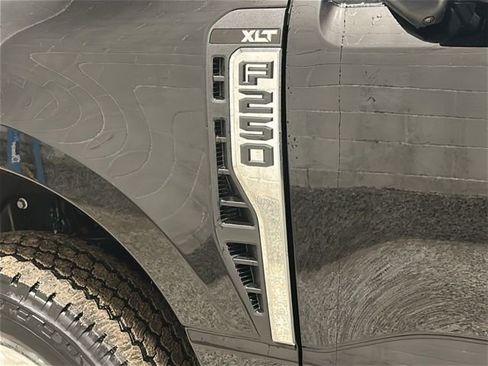 New 2026 Ford F250 XLT w/ XLT Premium Package AWD/4WD image 28