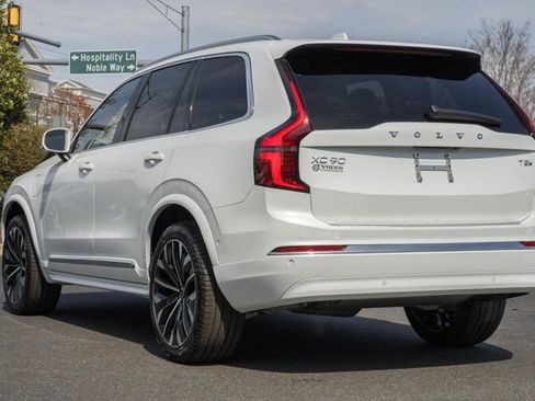 New 2026 Volvo XC90 T8 Plus w/ Protection Package Premier image 5