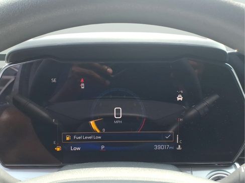 Used 2025 Chevrolet Trax LT FWD image 19